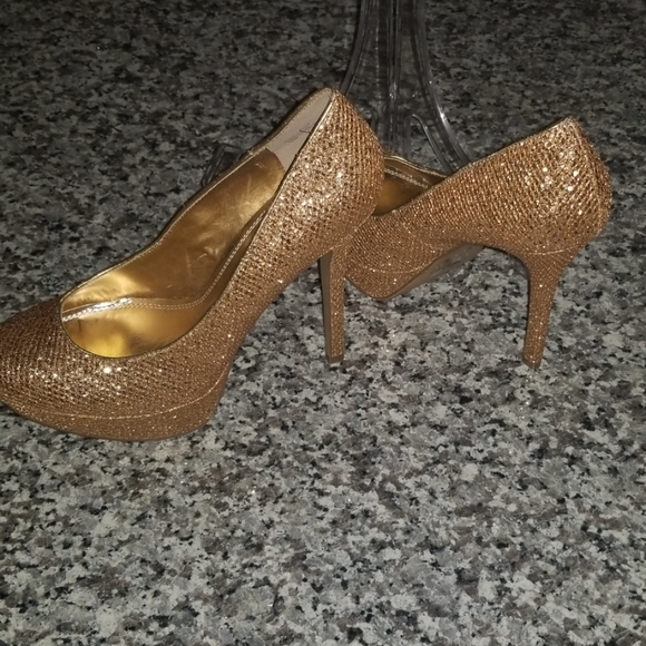 Shoes - Picture 2 of 3